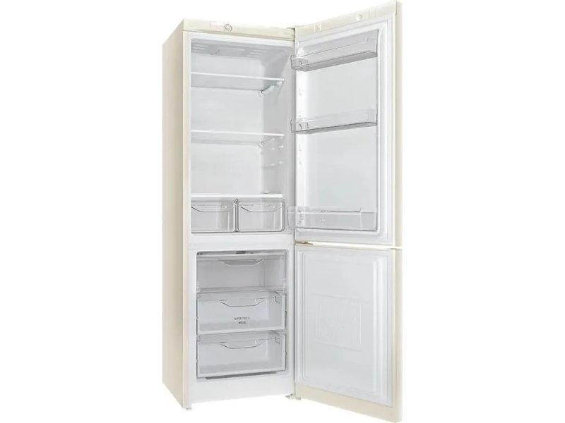 Indesit DS 3180 E открытый вид полки верхней холодильной камеры и ящики морозилки снизу