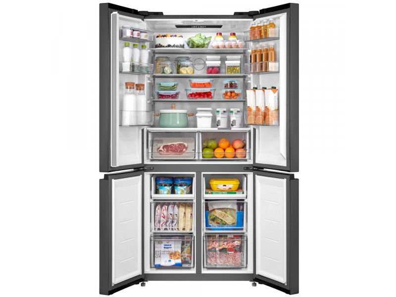 Midea MDRM691MIE45 внутреннее устройство холодильника с продуктами на полках из закалённого стекла