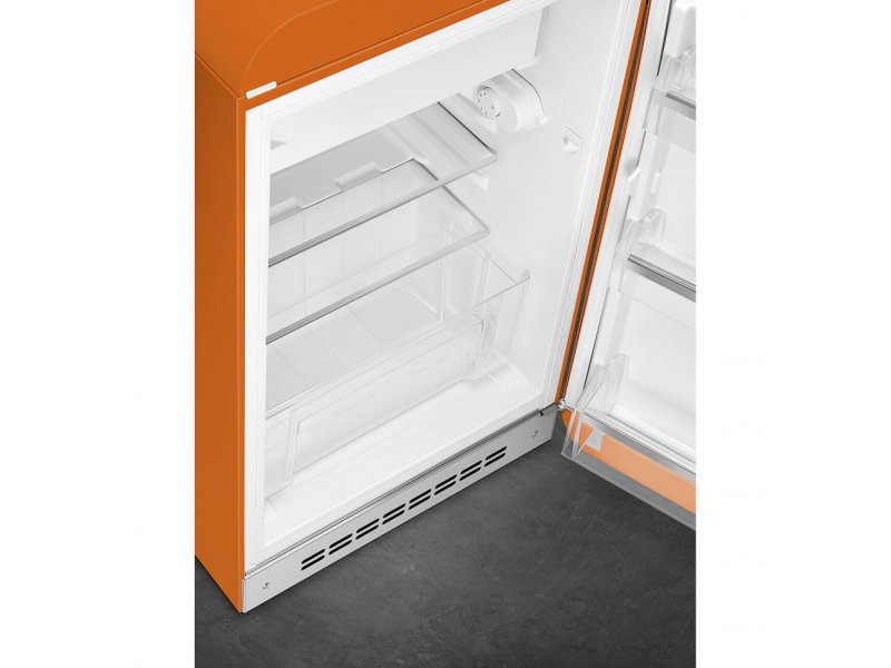 Smeg FAB10ROR6 нижний угол — основание и вентиляционные отверстия