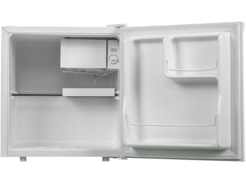 Tesler RC-55 открытая дверь внутреннее пространство с полкой и отделением с пониженной температурой