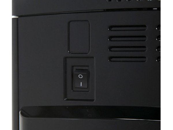 De Longhi ECAM 22.110.B — боковая панель с паровым клапаном и кнопкой включения