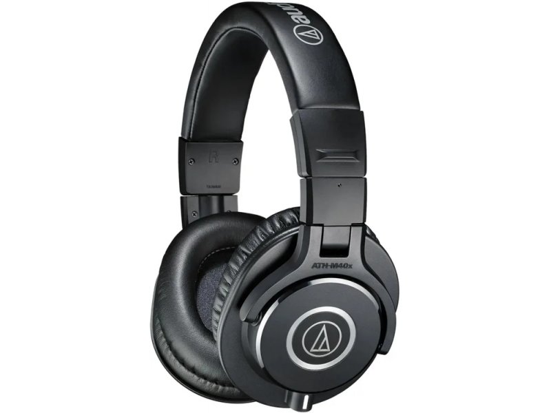Audio-Technica ATH-M40X — вид спереди, закрытые студийные мониторные наушники на оголовье