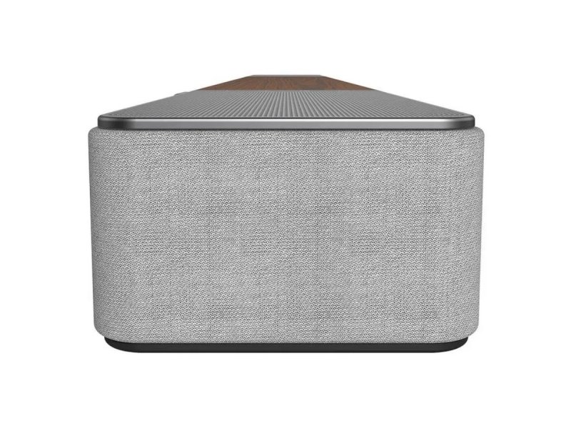 Klipsch Flexus Core 200 Walnut объёмный дизайн — тканевая обивка корпуса и деревянная верхняя панель