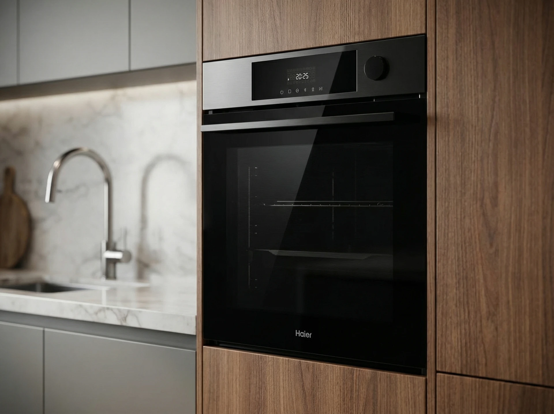 Электрический духовой шкаф Haier HOQ-F4AAN3GB - фото в интерьере