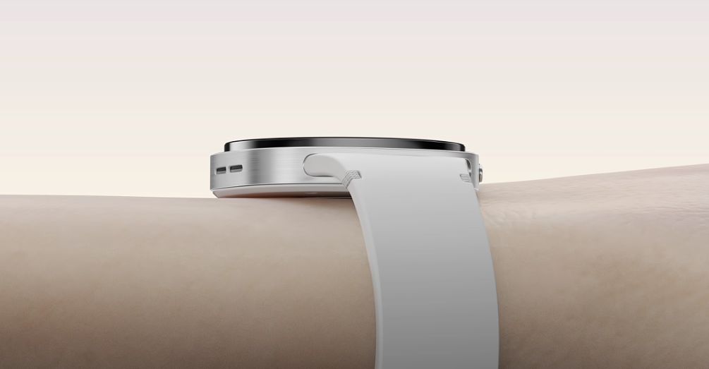 Samsung Galaxy Watch8 44 мм &mdash; боковой профиль 8,6 мм на запястье, кнопки управления