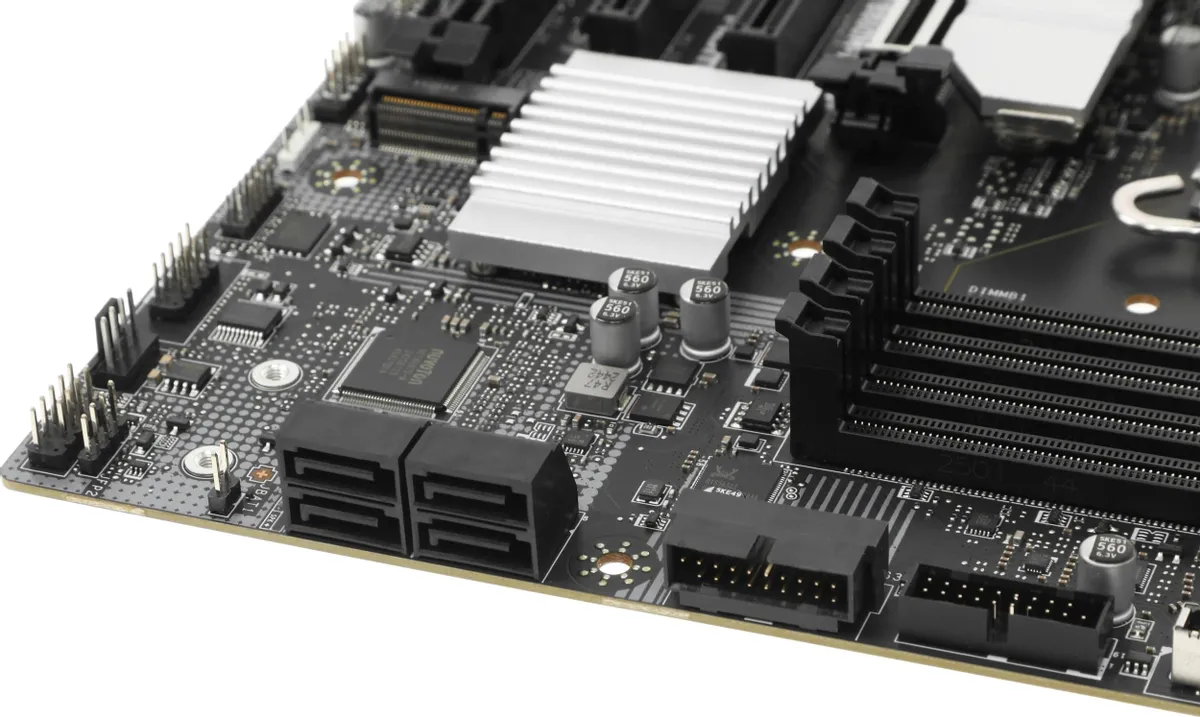 MSI Pro B860M-A WiFi mATX материнская плата вид сверху — разъёмы M.2 и слоты DDR5