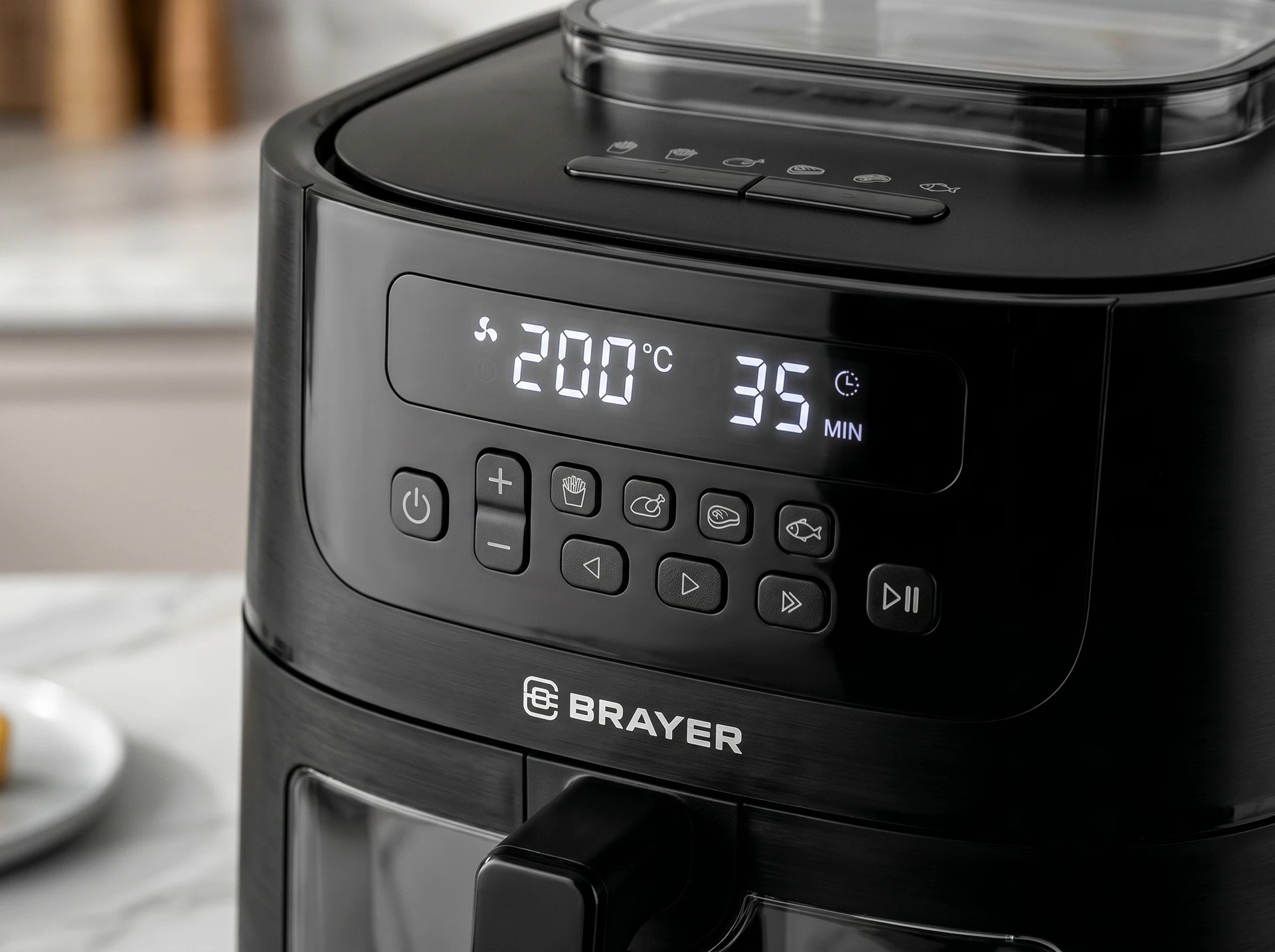 Brayer BR2042 чёрный аэрогриль — вид в интерьере кухни, дизайн корпуса