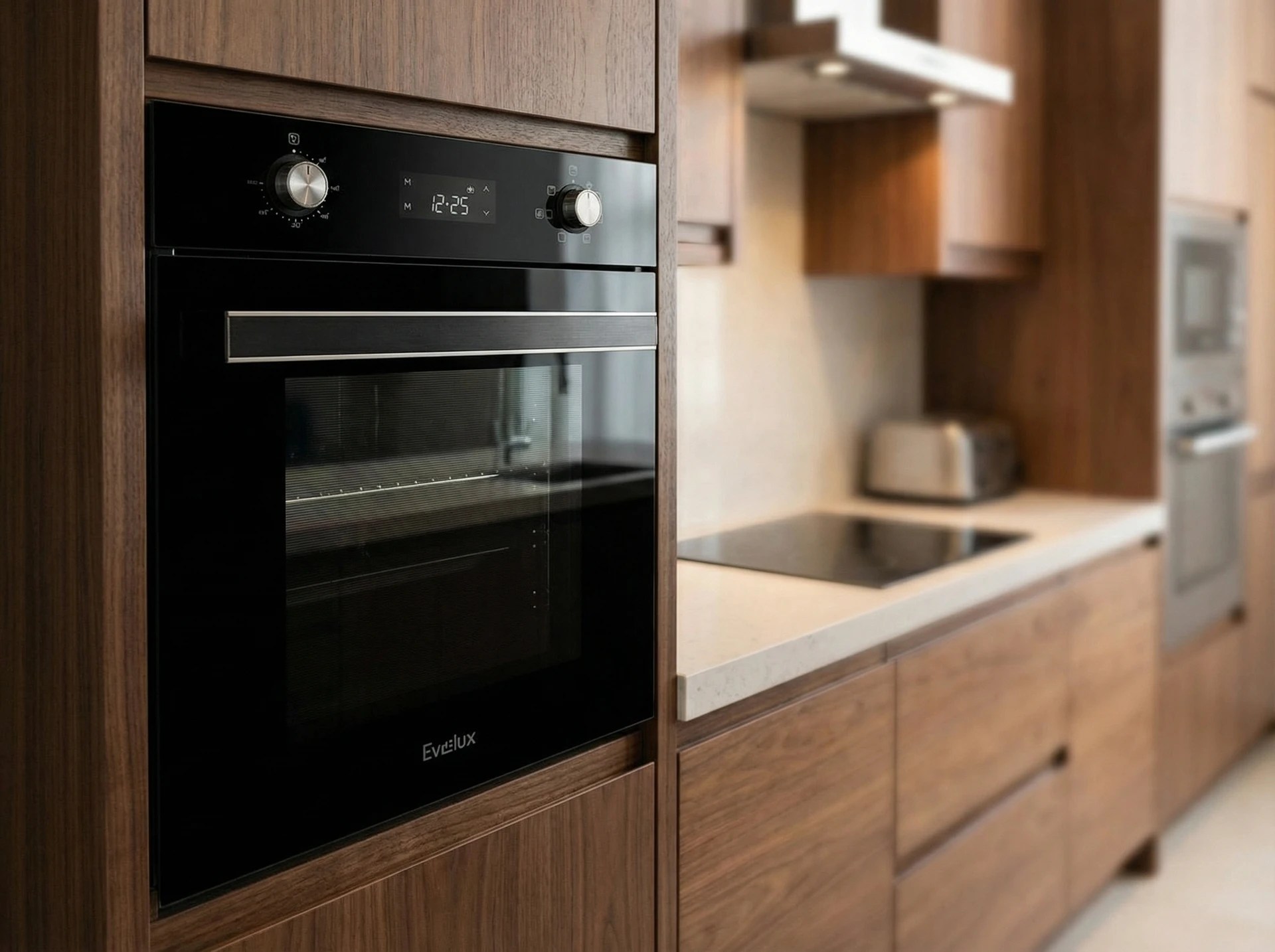 Электрический духовой шкаф Evelux EO 430 PB - фото в интерьере