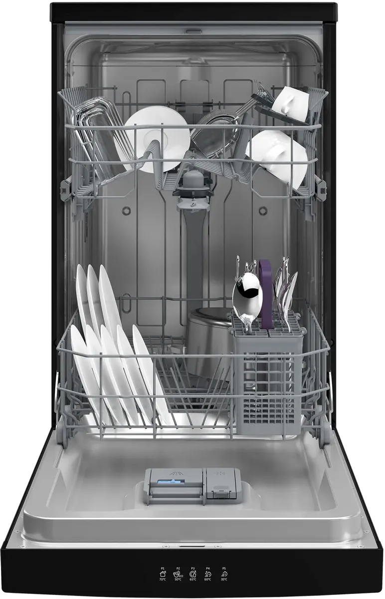 Beko BDFS15020B вид спереди с открытой дверцей — корзины, посуда и панель управления