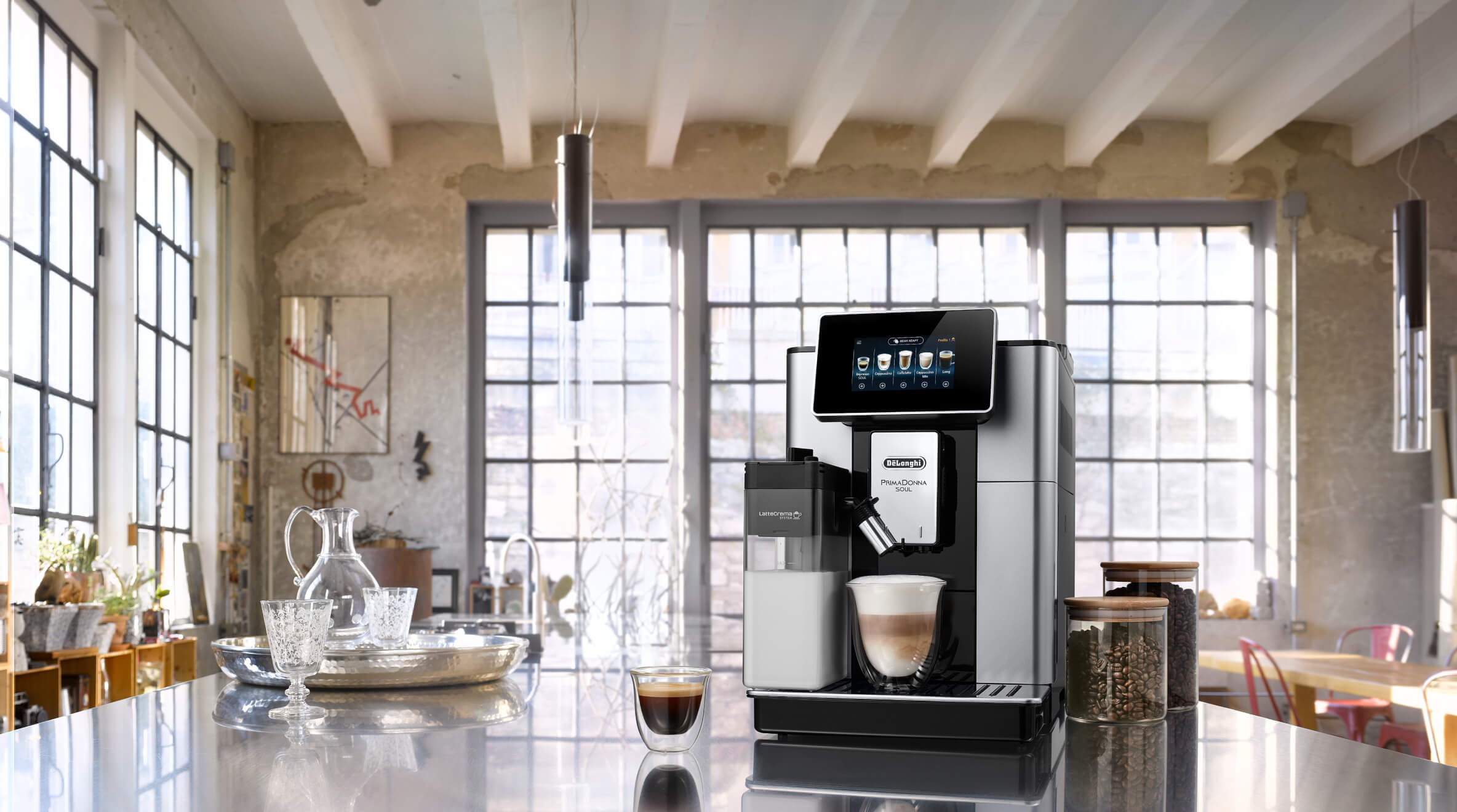 De&rsquo;Longhi ECAM610.55.SB &mdash; PrimaDonna с крупным сенсорным экраном и Bean Adapt