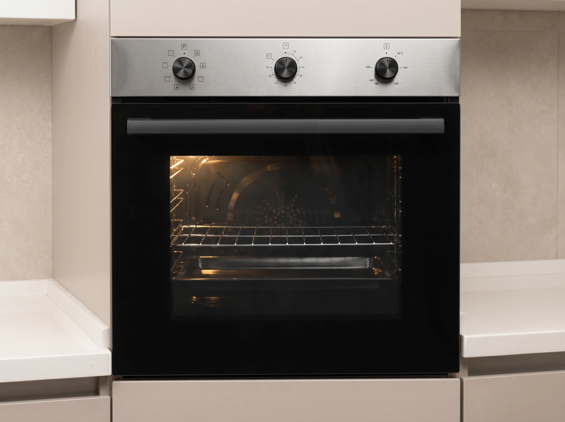 Электрический духовой шкаф Vitek VEO 6380 IX - фото в интерьере