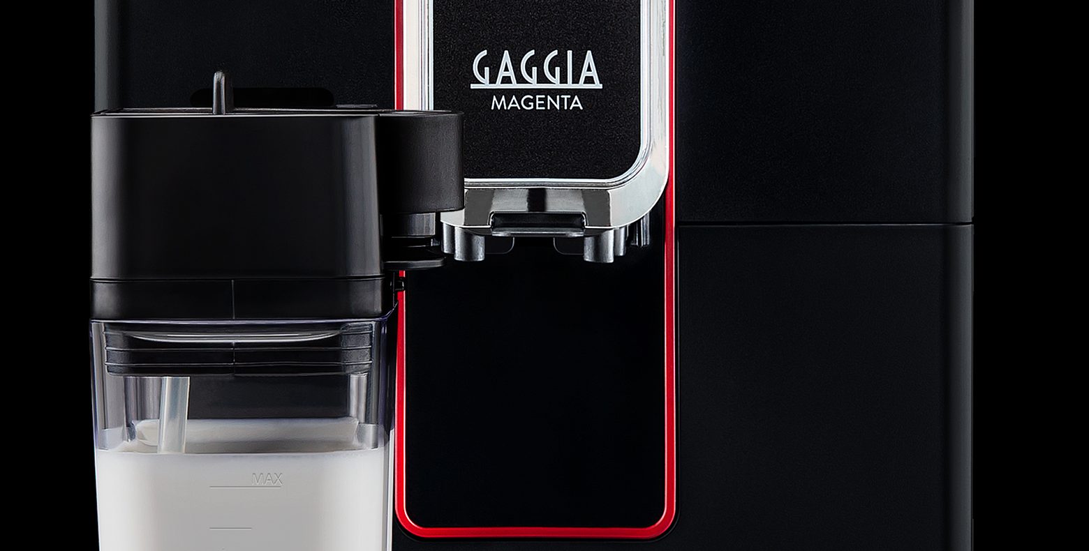 Gaggia Magenta Prestige боковой вид с молочником панарелло из нержавеющей стали и отделением для воды
