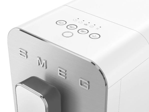Smeg BCC12WHMEU верхняя панель управления с кнопками и логотипом