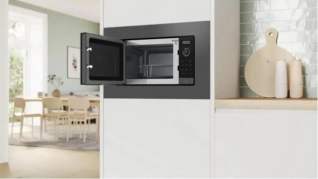 Bosch BEL623MD3 встроенная в кухонный гарнитур, открытая дверца, сенсорная панель TouchControl