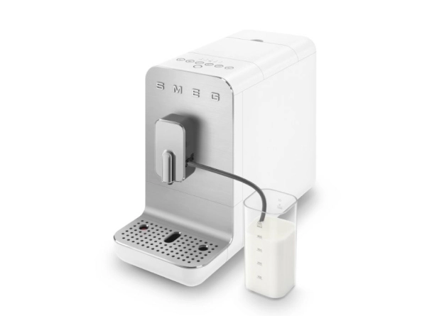 Smeg BCC13BLMEU — система очистки молочного тракта с откидной насадкой