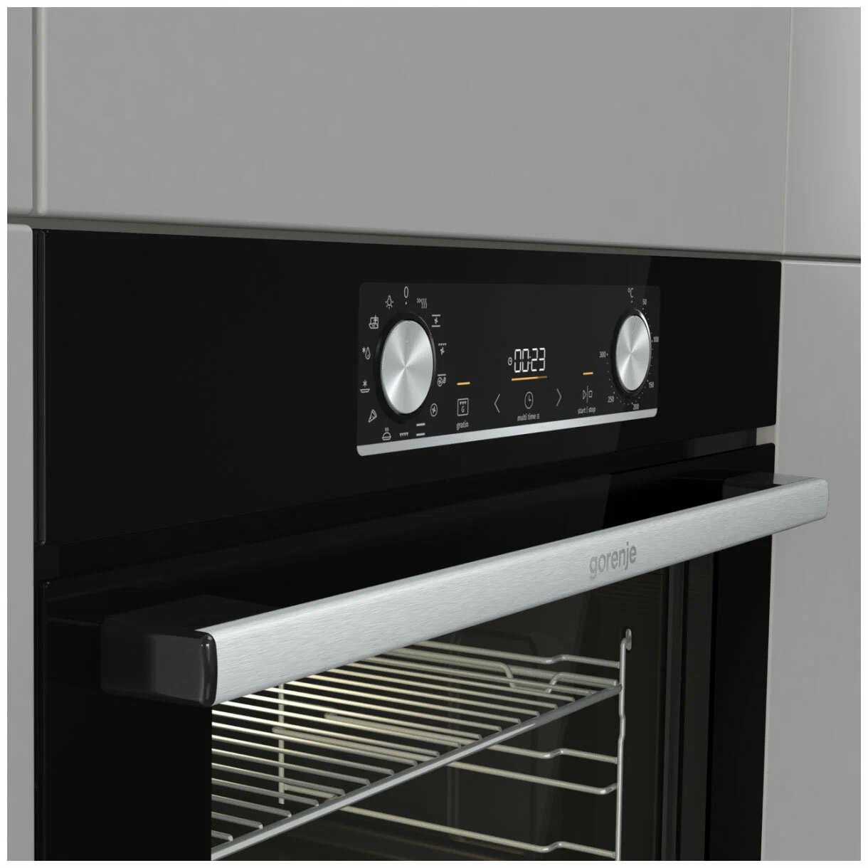 Gorenje BOX6737E01BG встраиваемый духовой шкаф 77 л &mdash; вид спереди с открытой камерой