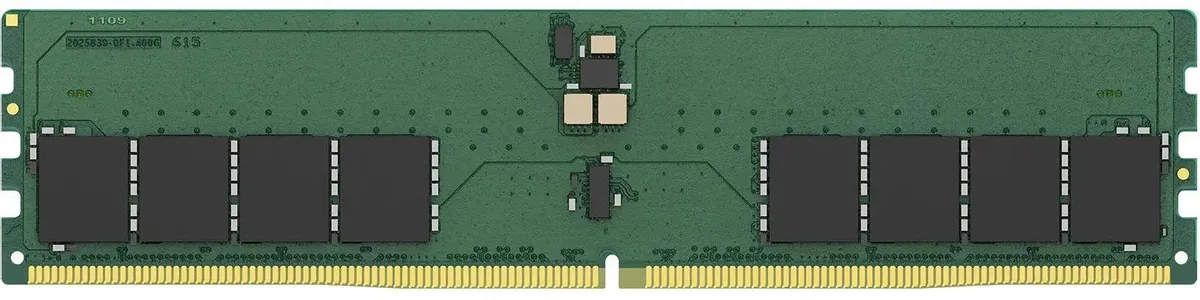 Kingston KVR64A52BD8-32 DDR5 32 ГБ модуль памяти вид сверху, зелёная печатная плата, золотистые контакты
