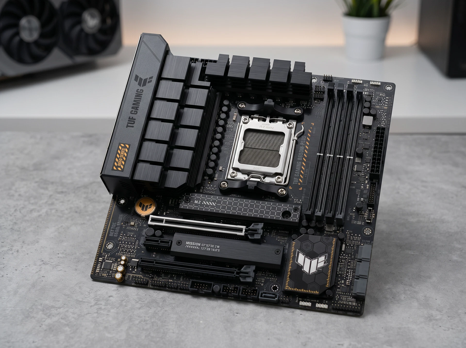 Материнская плата Asus Tuf Gaming B650m-plus, Socket AM5, AMD B650, mATX, RTL [90MB1BG0-M0EAY0] - фото в интерьере