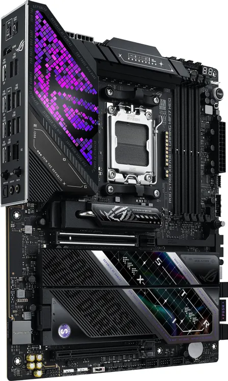 ASUS ROG Strix X870E-E Gaming WiFi7 Neo вид спереди с RGB-подсветкой и сокетом AM5