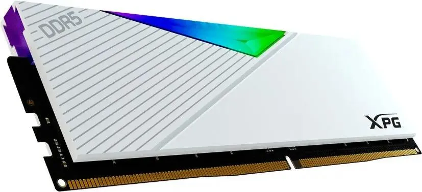 ADATA Lancer AX5U7200C3416G-DCLARWH DDR5 белый RGB-радиатор крупный план