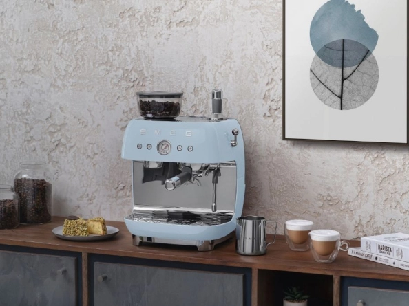 Smeg EGF03CREU механическое управление кнопки на панели интерьер кухня