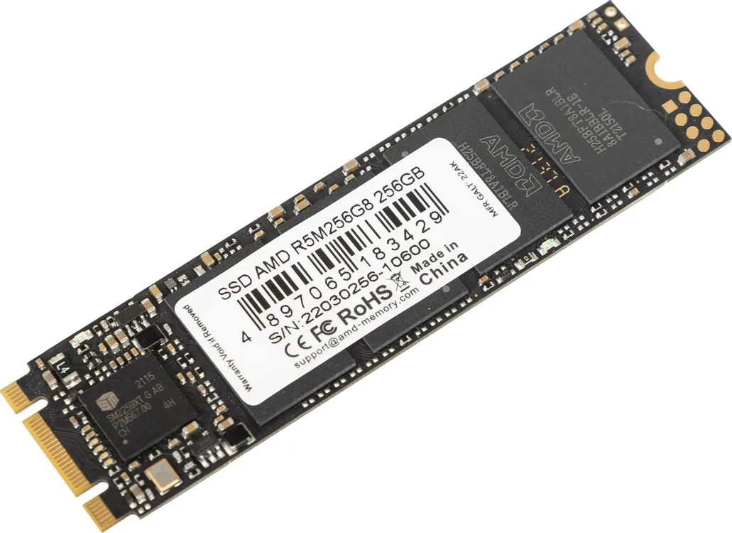 AMD Radeon R5 R5M256G8 256ГБ M.2 2280 — вид сверху, чип памяти и компоненты платы