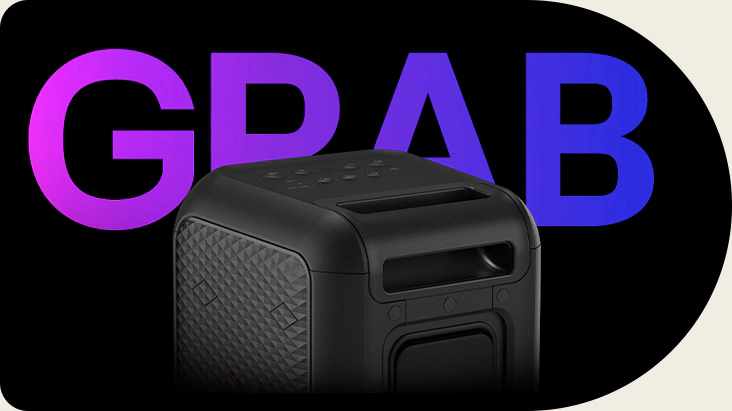 Крупный план телескопической ручки. Слово «GRAB» используется как элемент дизайна на заднем плане.