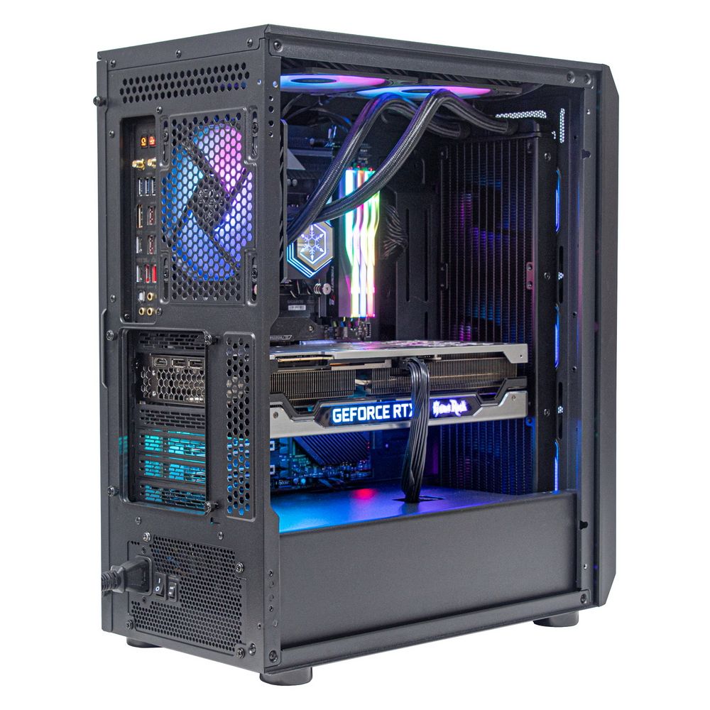 SilverStone FARA 511Z вид изнутри с установленной материнской платой видеокартой и RGB-подсветкой