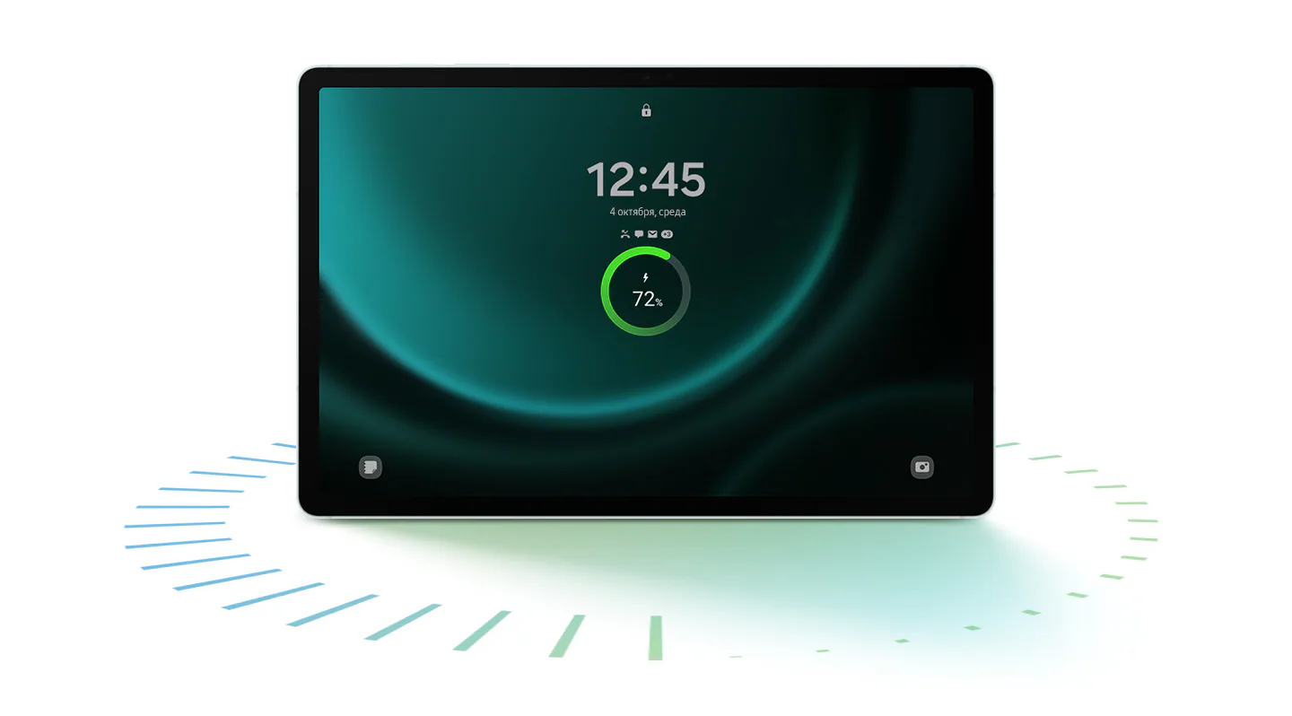 На экране блокировки Galaxy Tab S9 FE+ в мятном цвете, показанного спереди в горизонтальном режиме, виден статус зарядки аккумулятора.