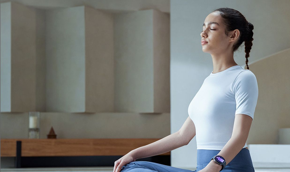 Samsung Galaxy Watch8 44 мм на запястье — повседневное ношение