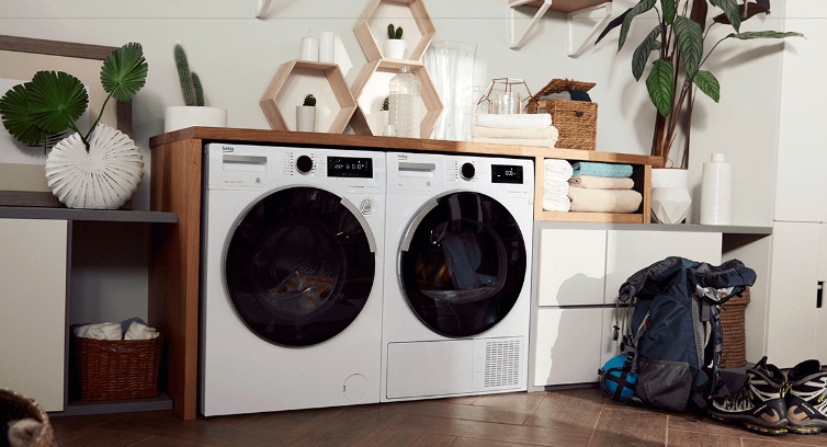 Beko B3WFR572WW встроенная установка рядом с сушилкой в кухонном гарнитуре