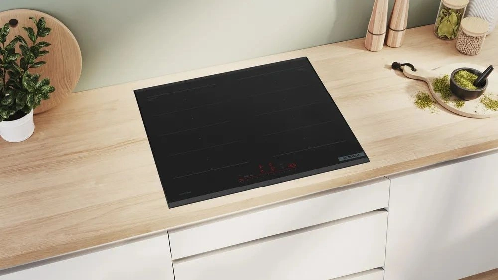 Bosch PXX695HC1E встраиваемая индукционная панель — Flex Zone и сенсорное управление с LCD-дисплеем