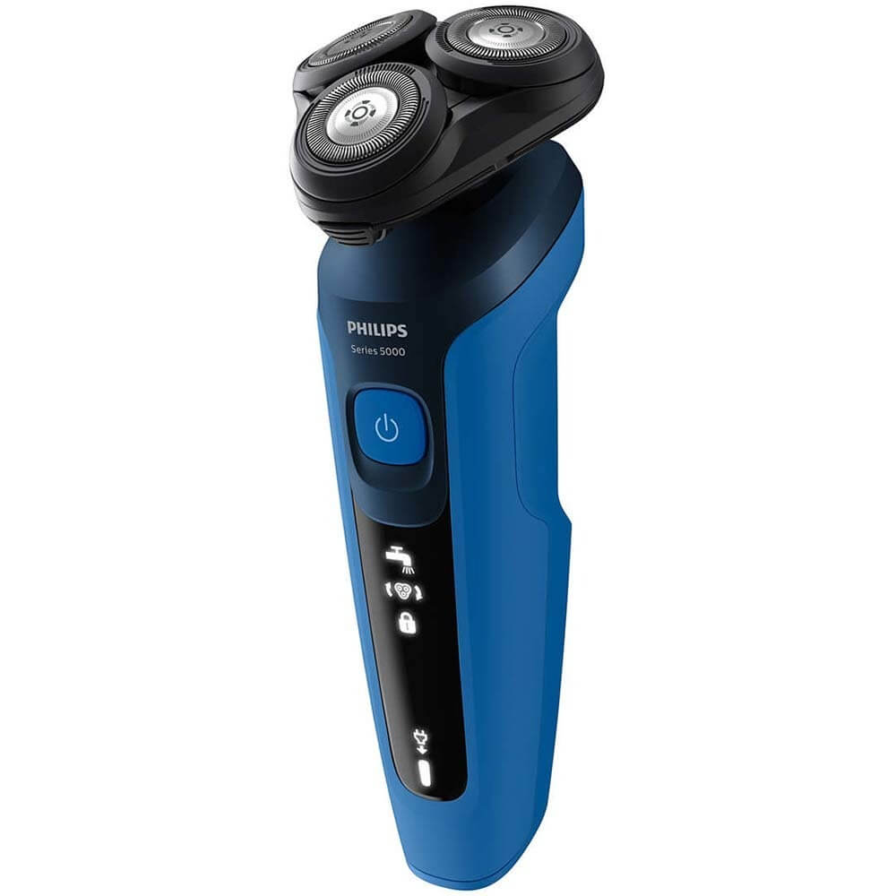 Philips S5466/17 вид спереди — три роторные головки SH50, кнопка питания и дисплей функций