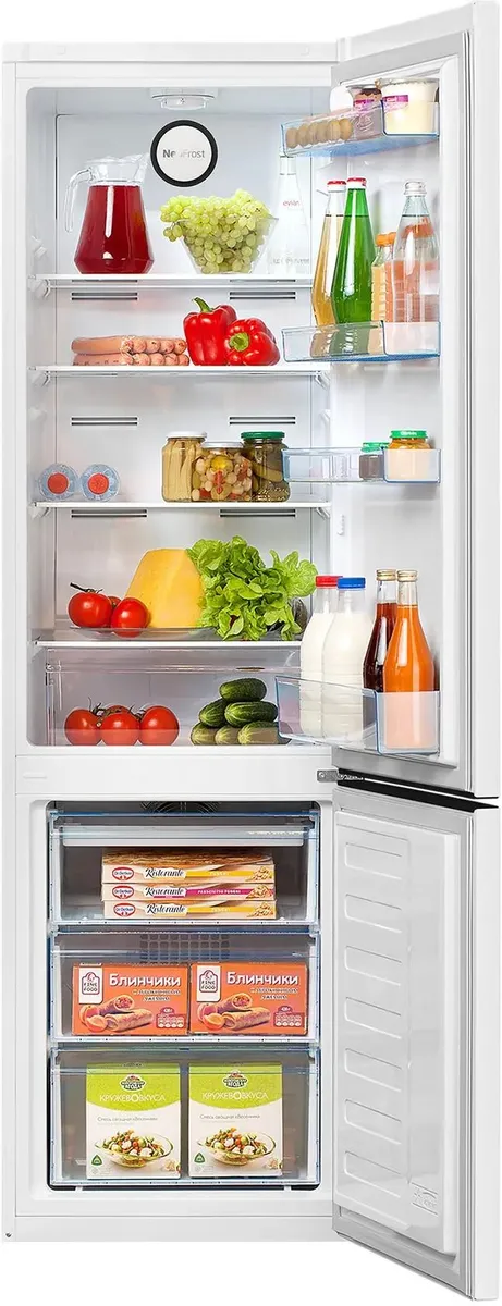 Beko B1RCNK312W двухкамерный холодильник с открытыми дверями и заполненными полками — вид спереди