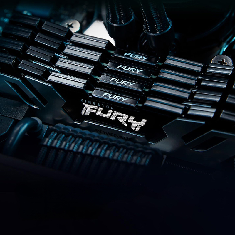 Kingston Fury DDR5 модули установлены в материнскую плату компьютерная сборка