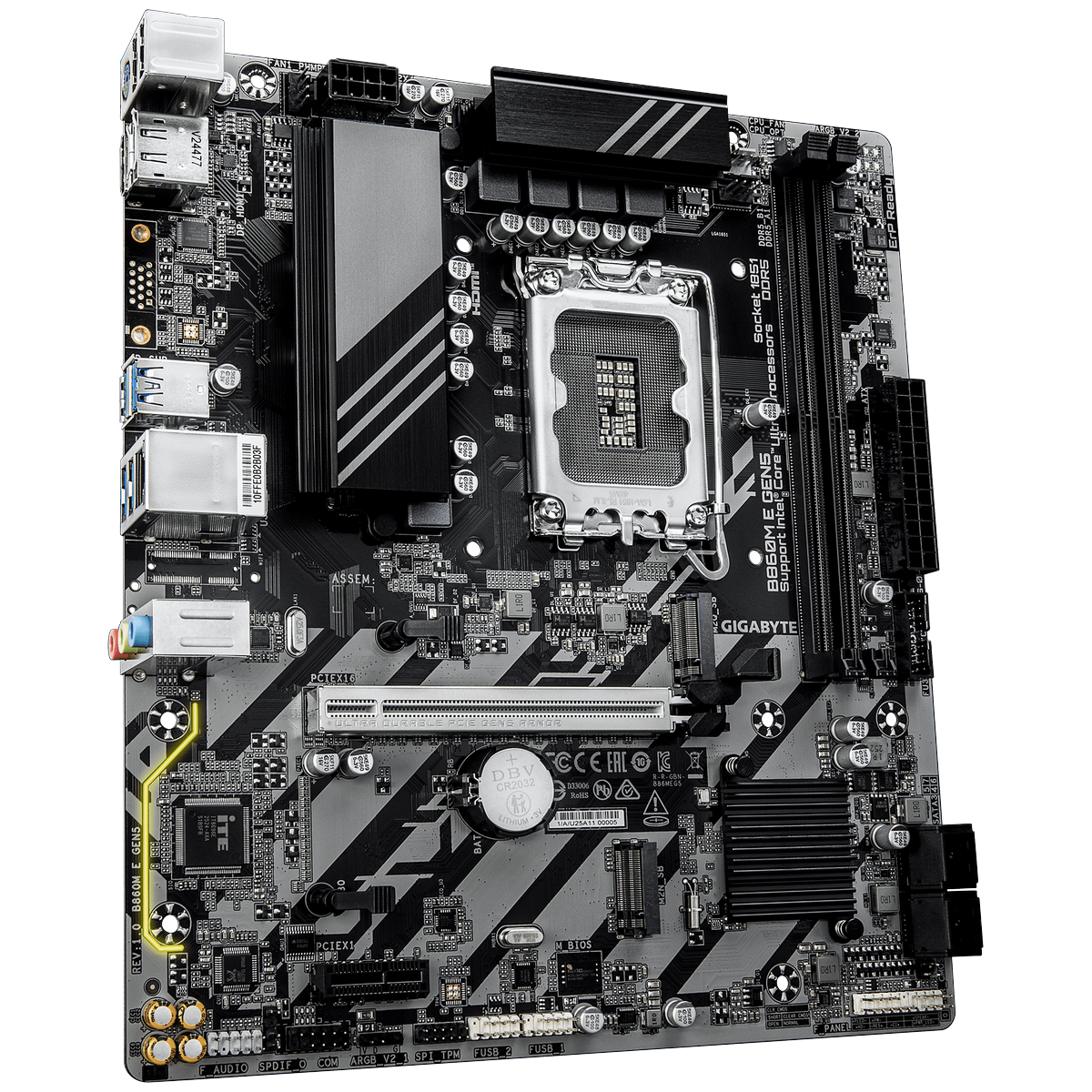 GIGABYTE B860M E GEN5 вид сверху под углом — сокет LGA 1851, слоты DDR5, PCIe 5.0